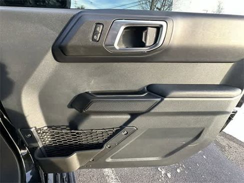 Used 2025 Ford Bronco Outer Banks image 23