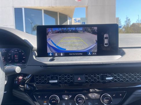 Used 2024 Honda Accord Touring image 11