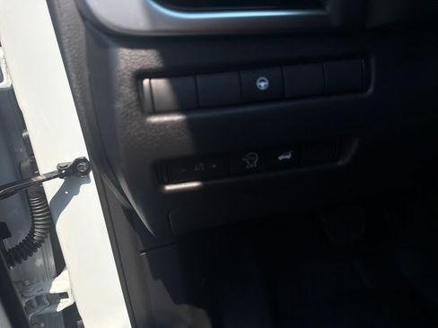Certified 2026 Nissan Rogue SV AWD/4WD image 34