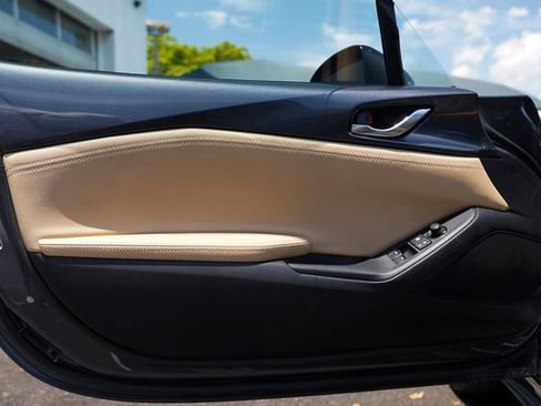 Used 2017 MAZDA MX-5 Miata Grand Touring RWD image 28