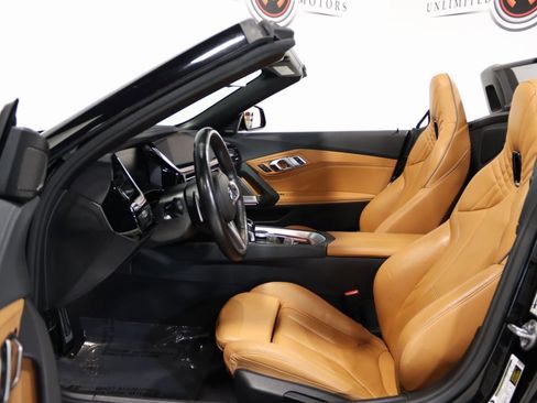 Used 2024 BMW Z4 M40i w/ Premium Package image 40