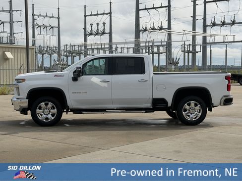 Used 2020 Chevrolet Silverado 2500 LTZ w/ LTZ Plus Package AWD/4WD image 9