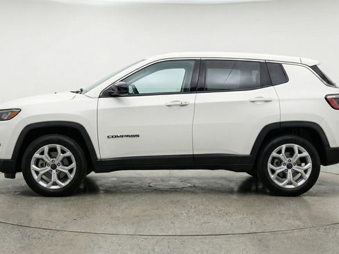 Used 2025 Jeep Compass Latitude AWD/4WD image 5