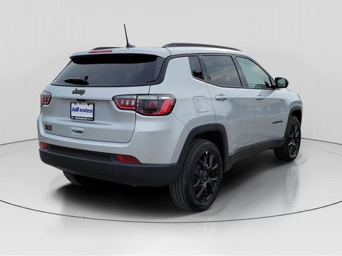 New 2026 Jeep Compass Latitude image 4