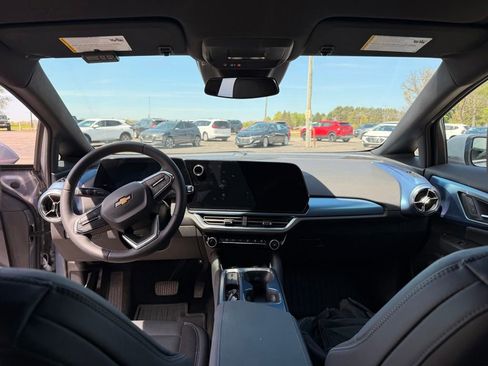 Used 2024 Chevrolet Equinox EV LT w/ LPO, All-Weather Mat Package FWD image 4