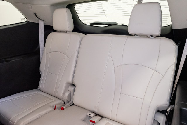 Used 2023 Buick Enclave Essence w/ Sport Touring Edition FWD image 22