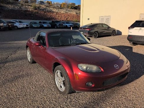 Used 2006 MAZDA MX-5 Miata Touring image 2