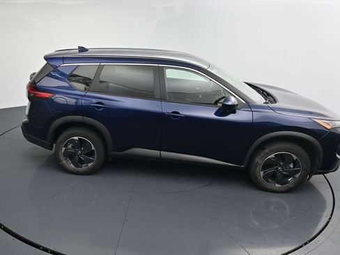 Used 2024 Nissan Rogue SV AWD/4WD image 28