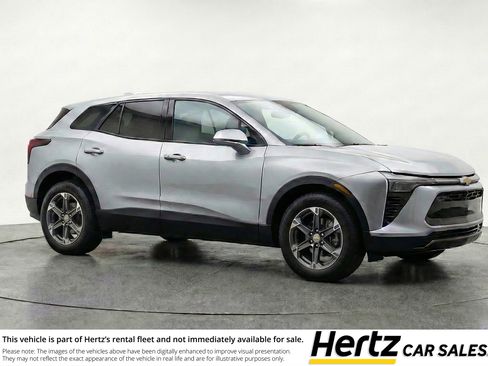 Used 2025 Chevrolet Blazer LT FWD image 1