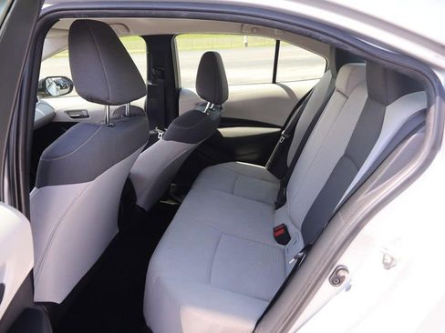 Used 2022 Toyota Corolla LE FWD image 9