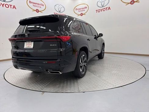 Used 2026 Buick Enclave Sport Touring w/ Power Package FWD image 8