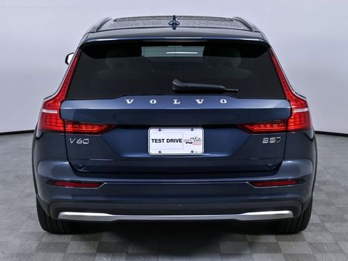 Certified 2025 Volvo V60 B5 Cross Country Ultra image 31