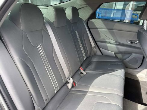 Used 2021 Hyundai Elantra SEL image 10