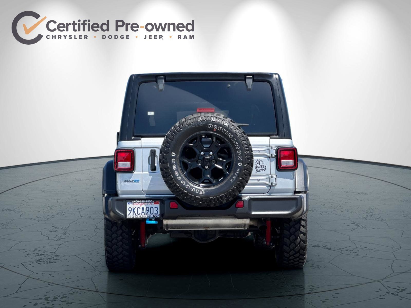 Used 2023 Jeep Wrangler Unlimited w/ Cold Weather Group AWD/4WD image 5