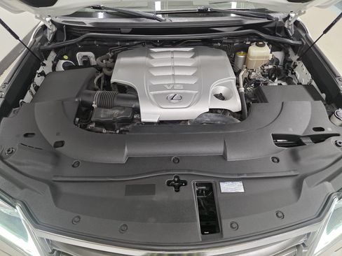 Used 2017 Lexus LX 570 4WD w/ Luxury Package image 60