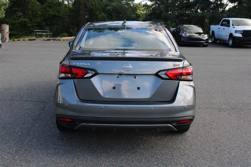 Used 2024 Nissan Versa SR FWD image 6