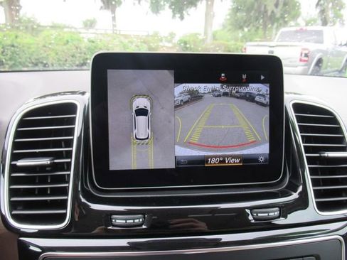 Used 2019 Mercedes-Benz GLE 400 4MATIC image 30