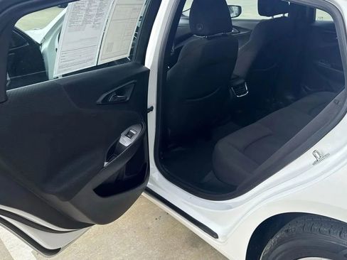 Used 2020 Chevrolet Malibu LT image 17