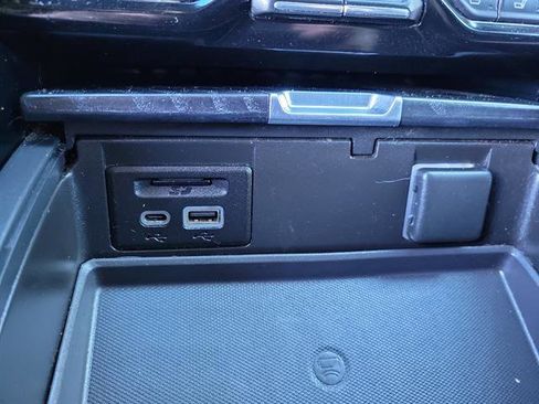 Used 2021 GMC Yukon XL Denali w/ Denali Premium Package image 20