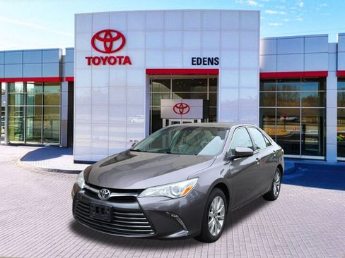 Used 2016 Toyota Camry XLE FWD image 10