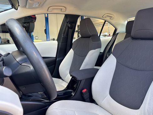 Used 2021 Toyota Corolla LE FWD image 23