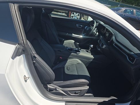 Used 2026 Ford Mustang Premium RWD image 9