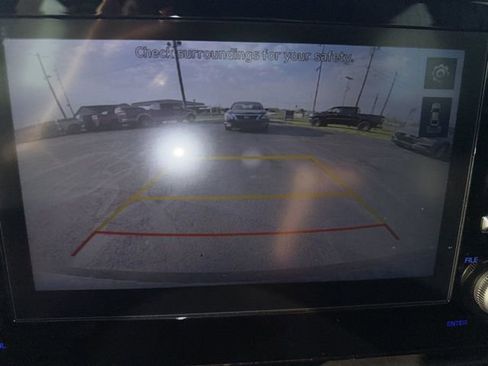 Used 2022 Hyundai Ioniq SE image 16