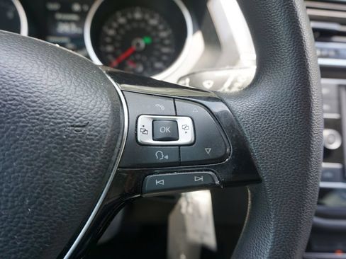 Used 2018 Volkswagen Tiguan S w/ Front Fog Lights Package FWD image 8