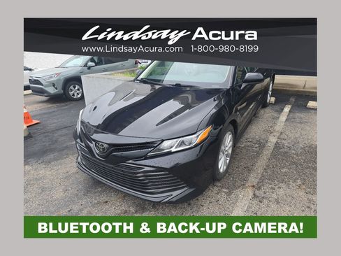 Used 2018 Toyota Camry LE FWD image 1