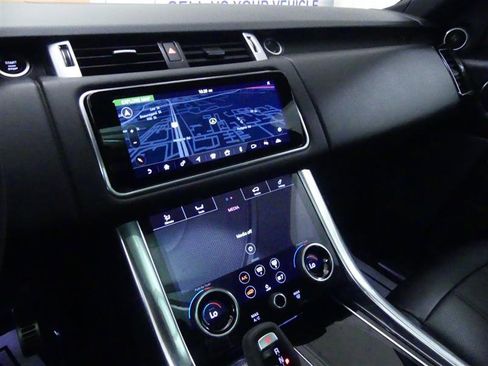 Used 2020 Land Rover Range Rover Sport HST image 13