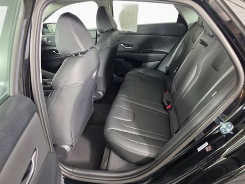 Used 2026 Hyundai Elantra Limited FWD image 33