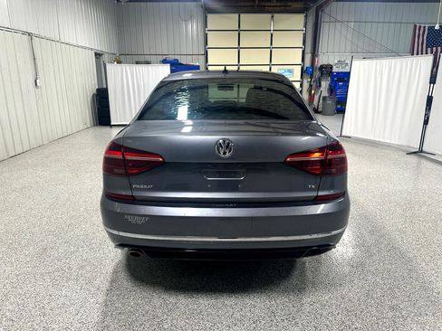 Used 2018 Volkswagen Passat 2.0T R-Line w/ R-Line Lighting Package image 6