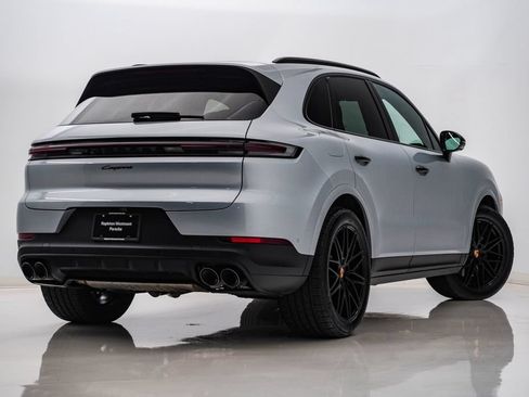 Certified 2026 Porsche Cayenne AWD/4WD image 11