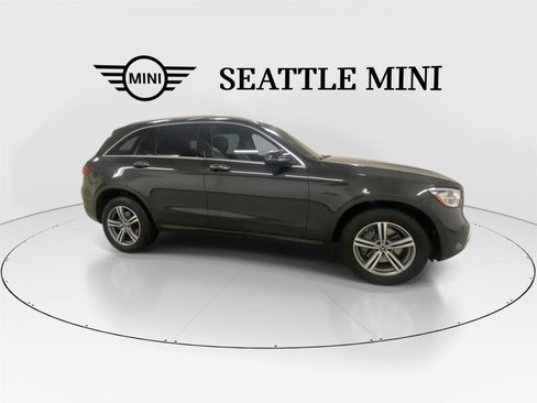 Used 2020 Mercedes-Benz GLC 300 4MATIC w/ Premium Package image 13
