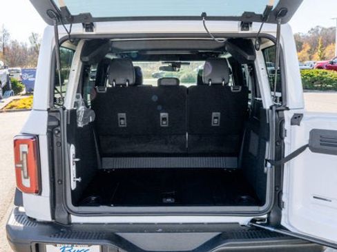 New 2025 Ford Bronco Badlands image 6