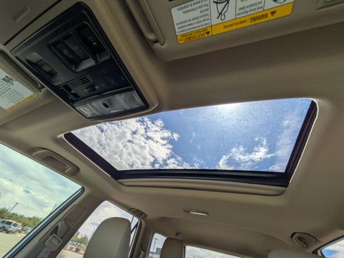 Used 2022 Toyota 4Runner SR5 Premium w/ Moonroof Package AWD/4WD image 28