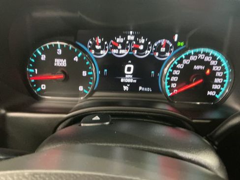 Used 2019 Chevrolet Suburban Premier image 27
