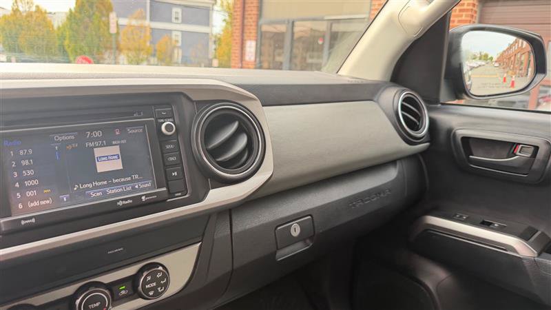 Used 2019 Toyota Tacoma SR5 AWD/4WD image 37