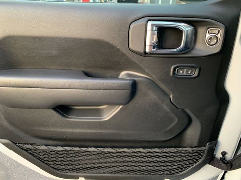 Used 2025 Jeep Wrangler Sport S image 20