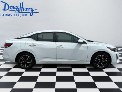 Used 2024 Nissan Sentra SV FWD image 6