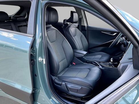 Used 2023 Kia Niro EX FWD image 17