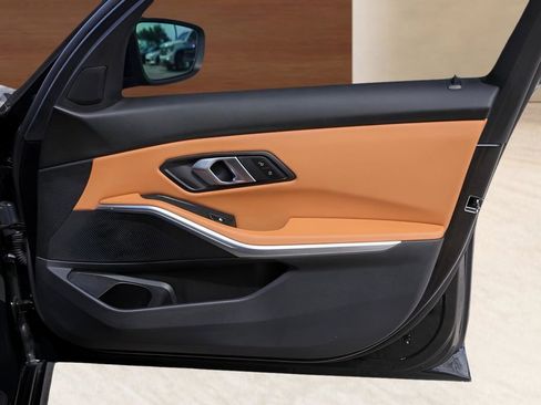 Used 2025 BMW 330i Sedan w/ Premium Package image 28