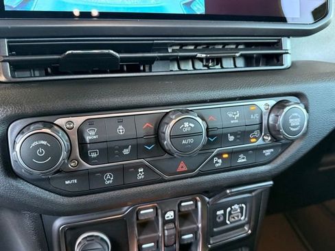 New 2026 Jeep Gladiator Sport image 22