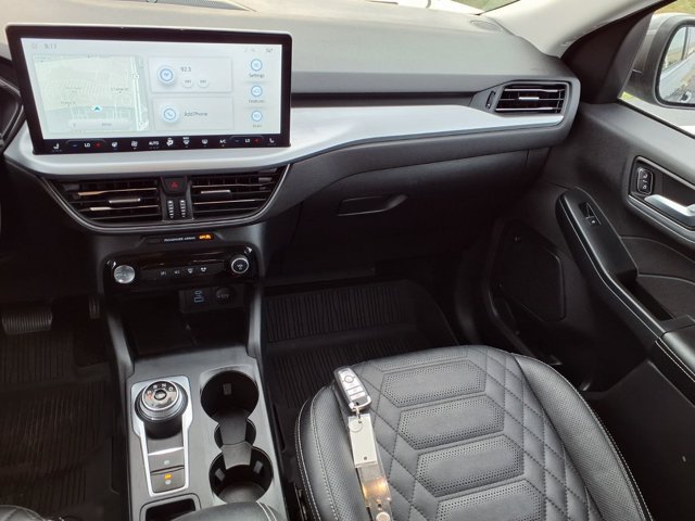 Certified 2023 Ford Escape Platinum w/ Premium Technology Package FWD image 4