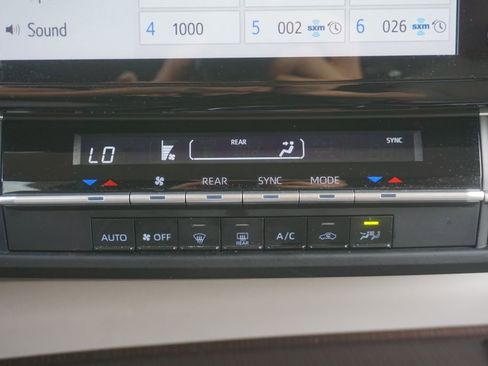 Used 2021 Toyota Sienna LE FWD image 11
