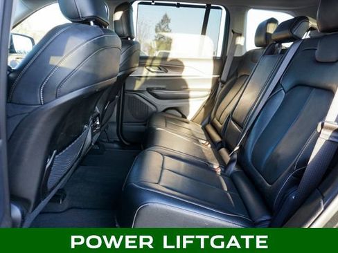 Used 2023 Jeep Grand Cherokee Limited w/ Luxury Tech Group II image 9