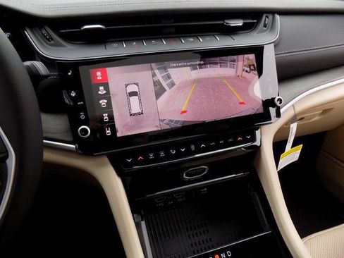 New 2026 Jeep Grand Cherokee Limited w/ Luxury Tech Group II RWD image 15