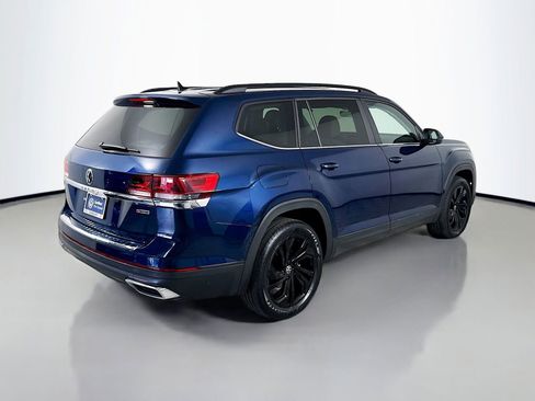 Certified 2022 Volkswagen Atlas SE w/ Black Wheel Package image 9