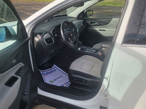 Used 2020 Chevrolet Equinox LT w/ Driver Convenience Package image 18