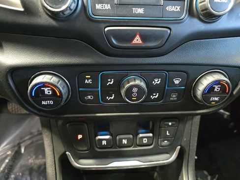 Used 2018 GMC Terrain SLE w/ Driver Convenience Package image 24